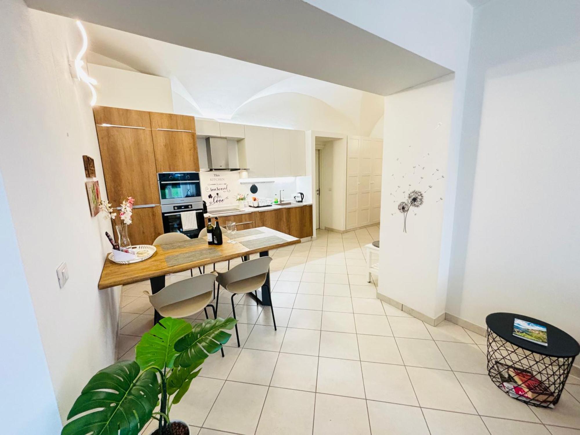 לנו Lago Villa Zen - Apartment With Jacuzzi, Panoramic Views מראה חיצוני תמונה