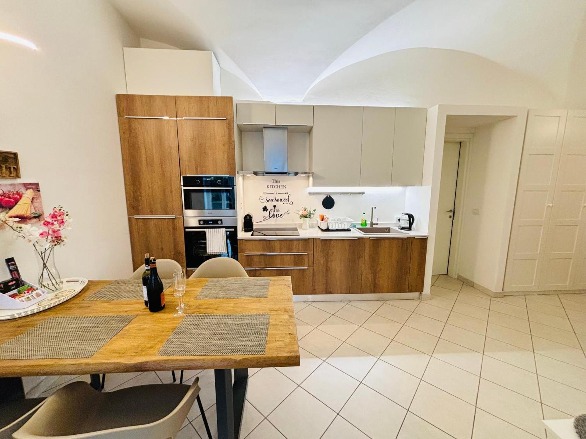 לנו Lago Villa Zen - Apartment With Jacuzzi, Panoramic Views מראה חיצוני תמונה